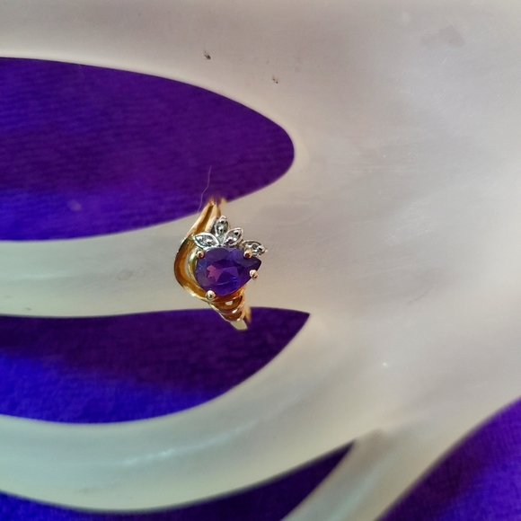 10k gold Amethyst & Diamond Ring - Picture 1 of 7